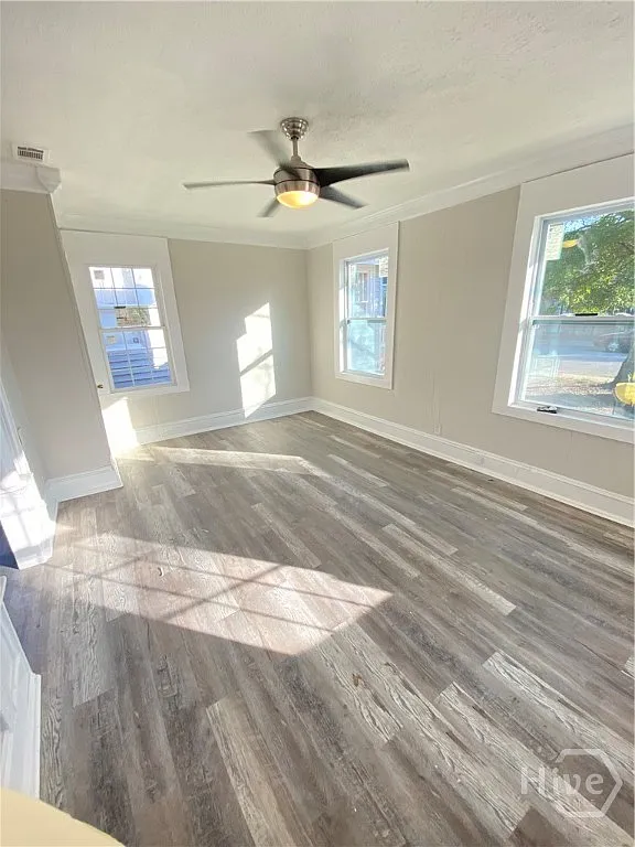 2 bed, 1.0 bath, 910 sqft, $1,590 — Photo 2