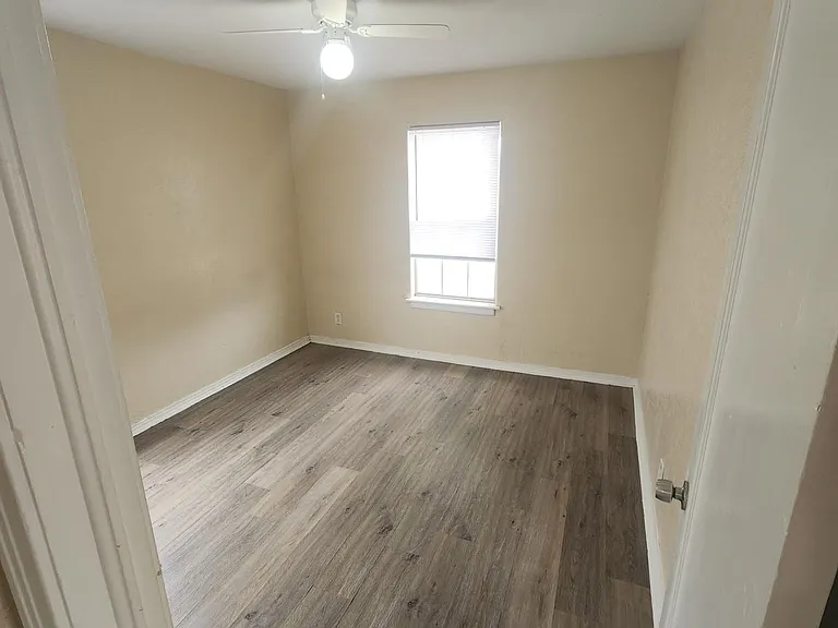 1002 N Lake St #A — Photo 21
