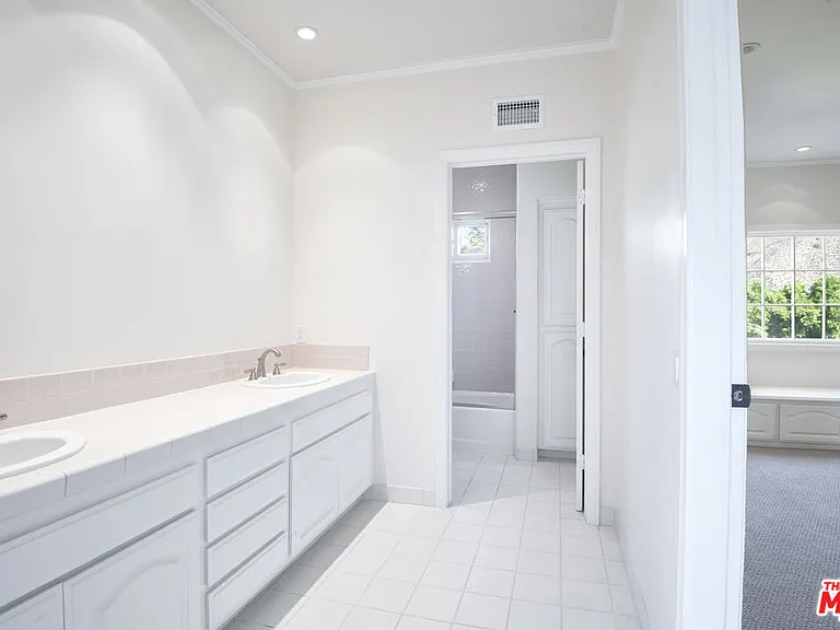 27437 Winding Way — Photo 22