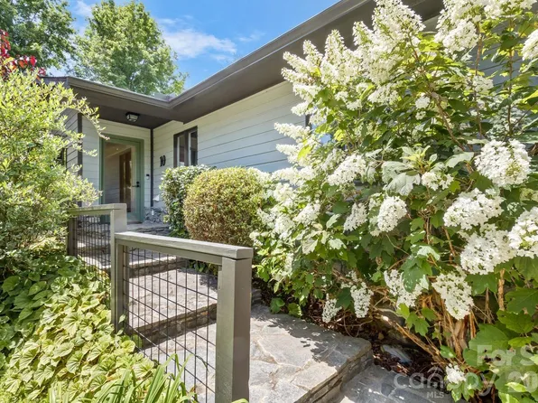 10 Morning Dew Dr, Asheville, NC 28804