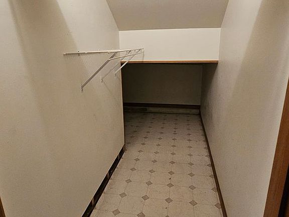 3rd image of 1611 Spring Village Ln