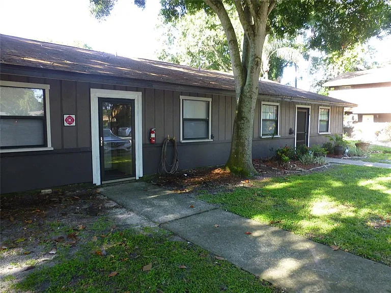 1890 Wolford Rd #5 — Photo 1