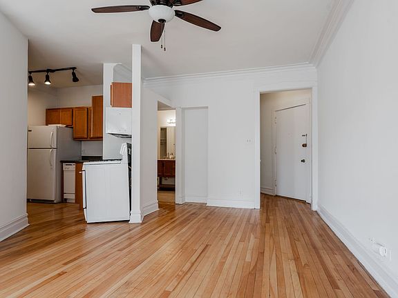 4th image of 4556 N Dover St APT 1B