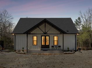 1602 White Oak Rd, Stewart, TN 37175