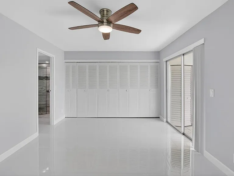 11 Brittany Ave #A — Photo 23