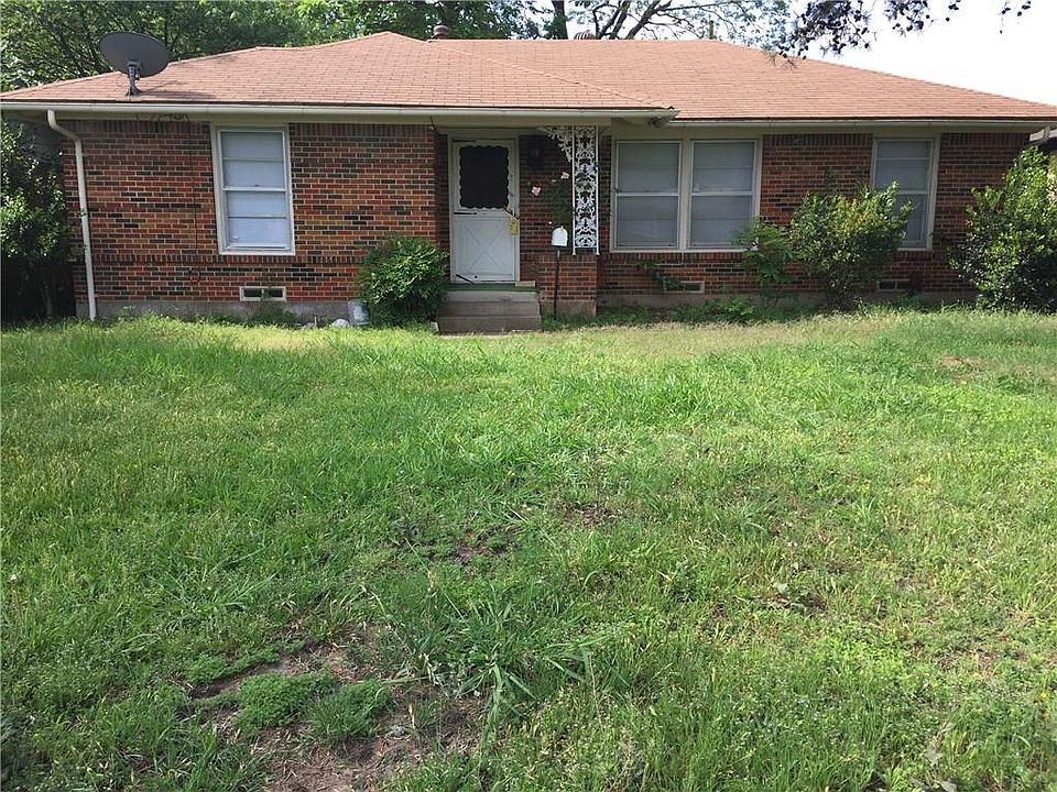 1st image of 8616 Woodcastle Dr