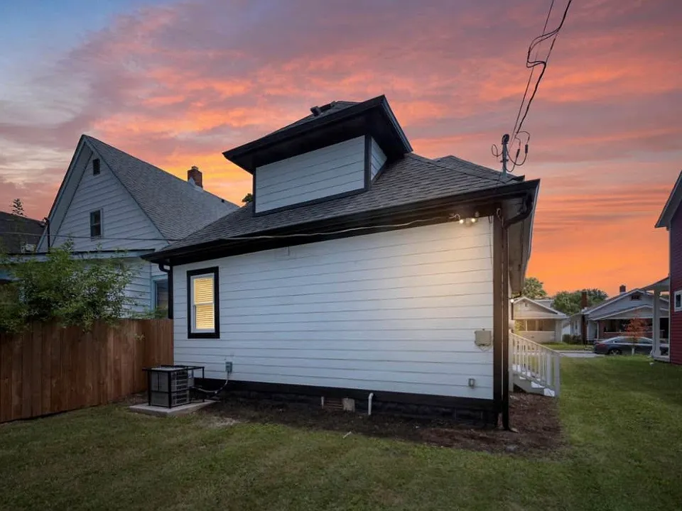 846 N Parker Ave