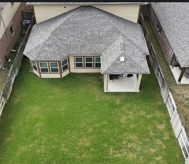 6 bed, 3.5 bath, 2964 sqft, $3,195 — Photo 4