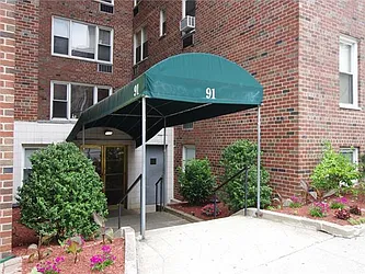 91 Van Cortlandt Avenue West in Kingsbridge Heights