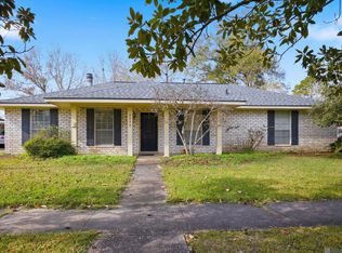 2208 Sprucewood Dr, Baton Rouge, LA 70816