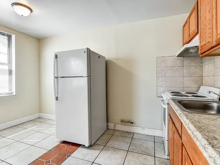 Waylin Manor Apartments — Photo 5