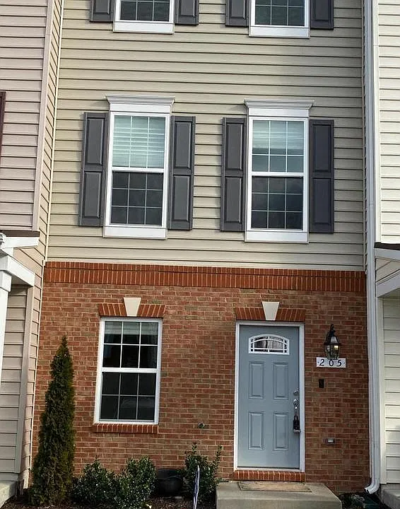 205 Tree Line Dr