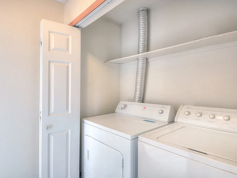 2540 Lyncrest Dr — Photo 11