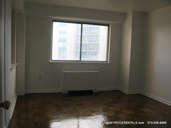 5th image of 275 Prospect St APT 5D