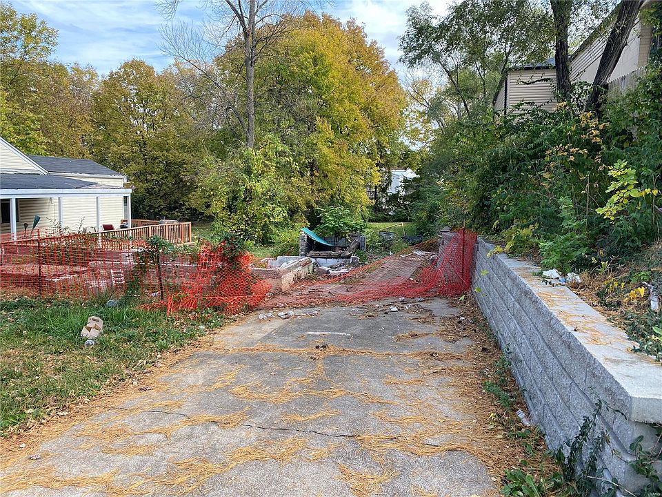 1st image of 2710 Pasteur Ave