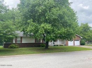 720 E Wickersham Dr, Webb City, MO 64870
