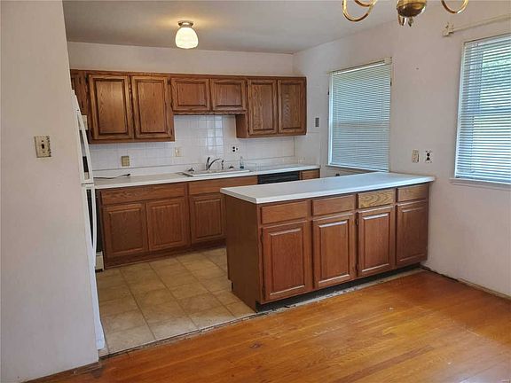 2nd image of 9531 Hale Dr
