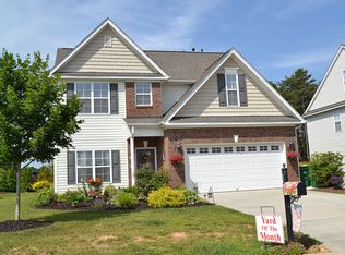 3142 York Place Dr, Walkertown, NC 27051