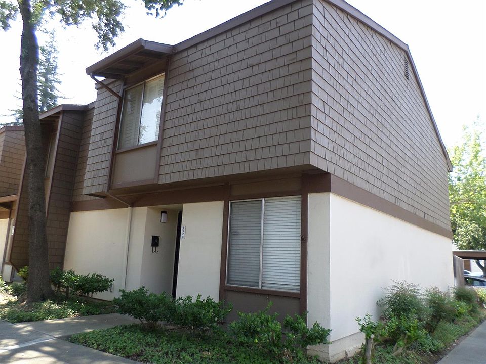 1st image of 3520 Larchmont Square Ln