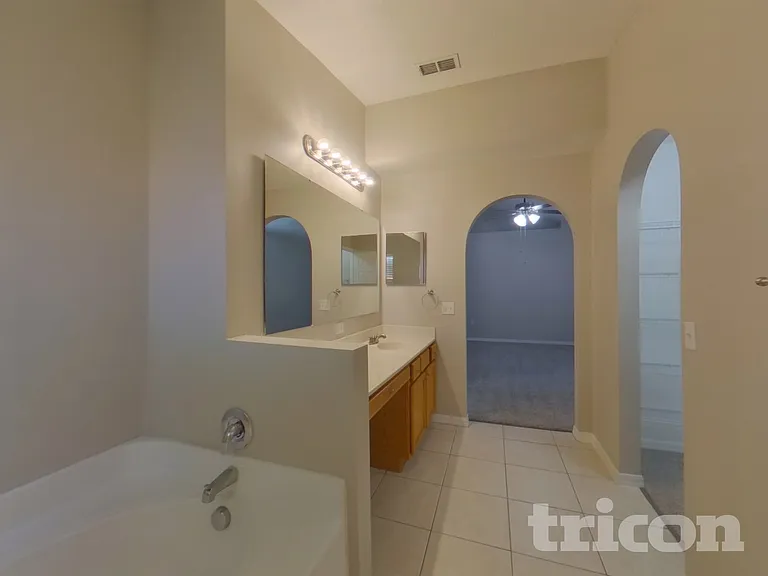 1120 Imperial Eagle St — Photo 9
