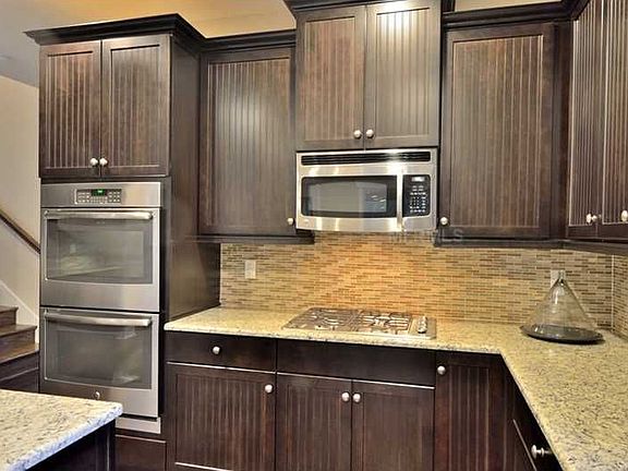 3rd image of 5231 Crescent Dr