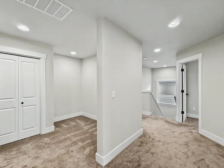 7615 Applegate Dr — Photo 26