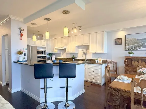 6611 Minoru Blvd #1606, Richmond, BC V6Y 1Y9