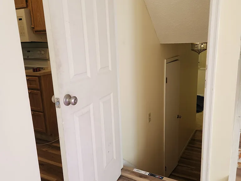 7857 Cobdon Ave — Photo 12