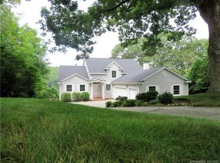 67 Oswegatchie Rd, Waterford, CT 06385