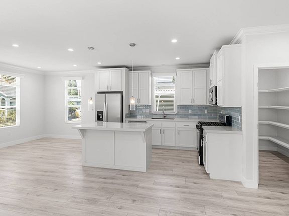 2nd image of 13040 Bonita Vista St #250