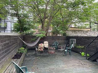 366 Hewes St #1, Brooklyn, NY 11211