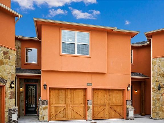 2nd image of 2685 Venice Dr Unit 4