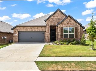 429 Cooper St, Argyle, TX 76226