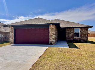 917 Hazy Brook Cir, Chickasha, OK 73018