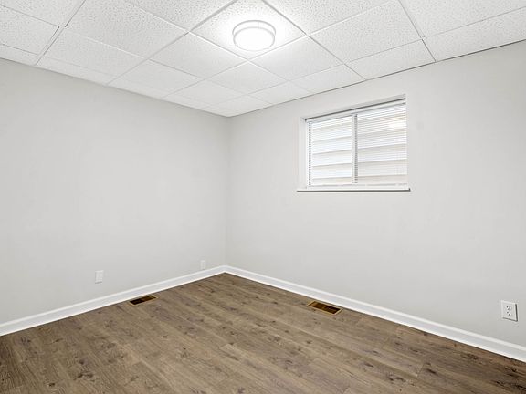 5th image of 82 Pasadena St Floor 1