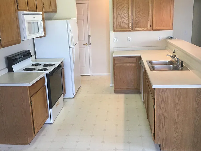 11575 Decatur St #D — Photo 6