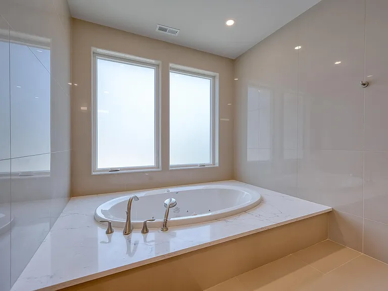 13188 SE 45th Ct — Photo 30
