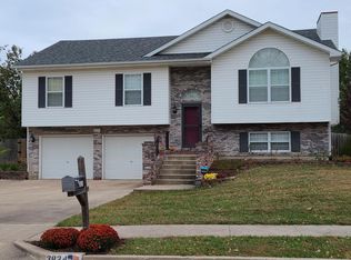 3824 Woods Edge Rd, Columbia, MO 65203