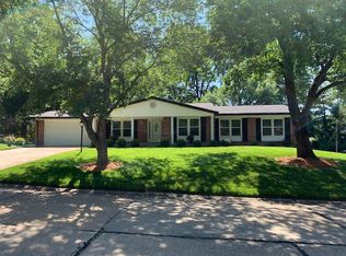 18 Orange Hills Dr, Chesterfield, MO 63017