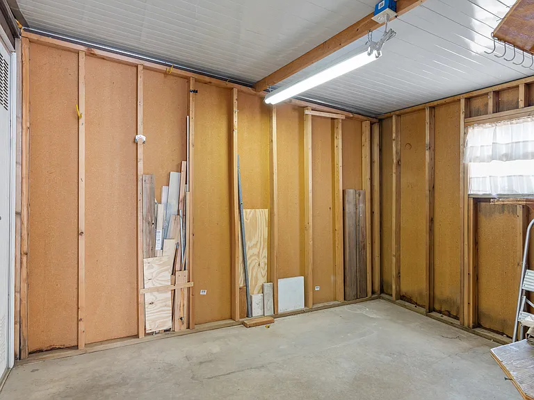 5223 E Lindstrom Ln — Photo 22