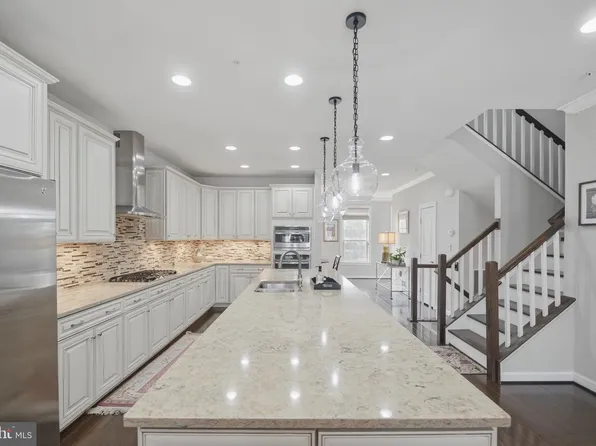 4 Wedge Way, Baltimore, MD 21208