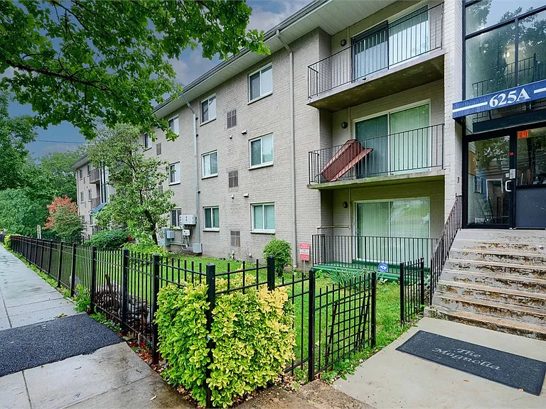 625A Chesapeake St SE #205 — Photo 22