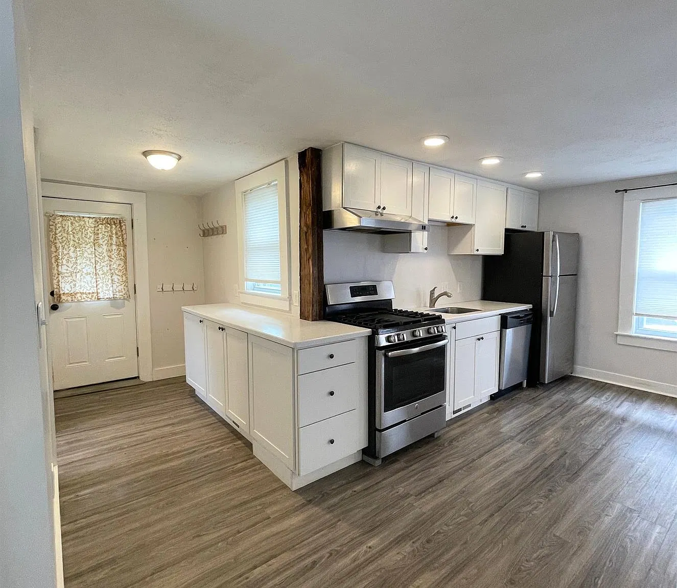 27 Pierce St, Dover, NH 03820 — Photo 4