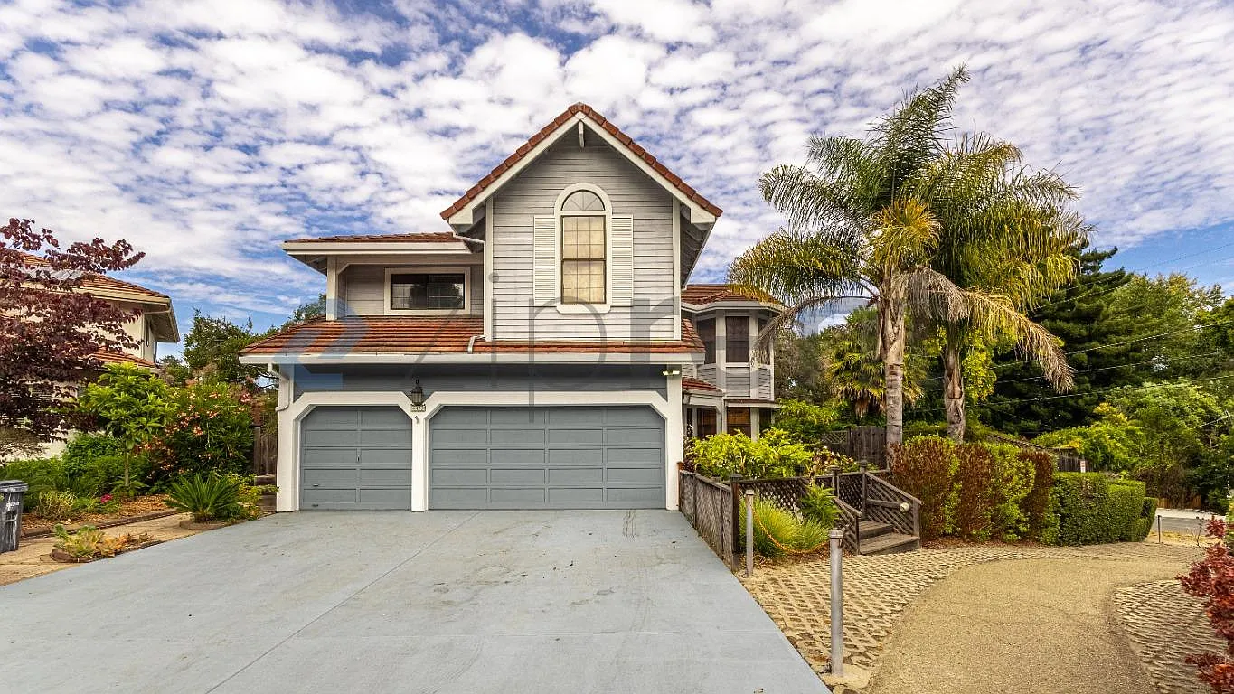 4 bed, 2.5 bath, 2994 sqft, $6,500 — Photo 1