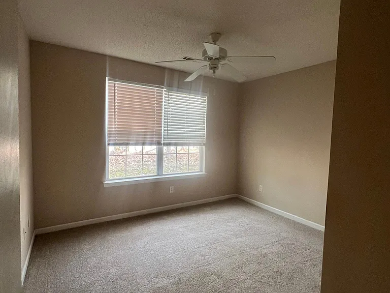 7955 Vermont Rd — Photo 14