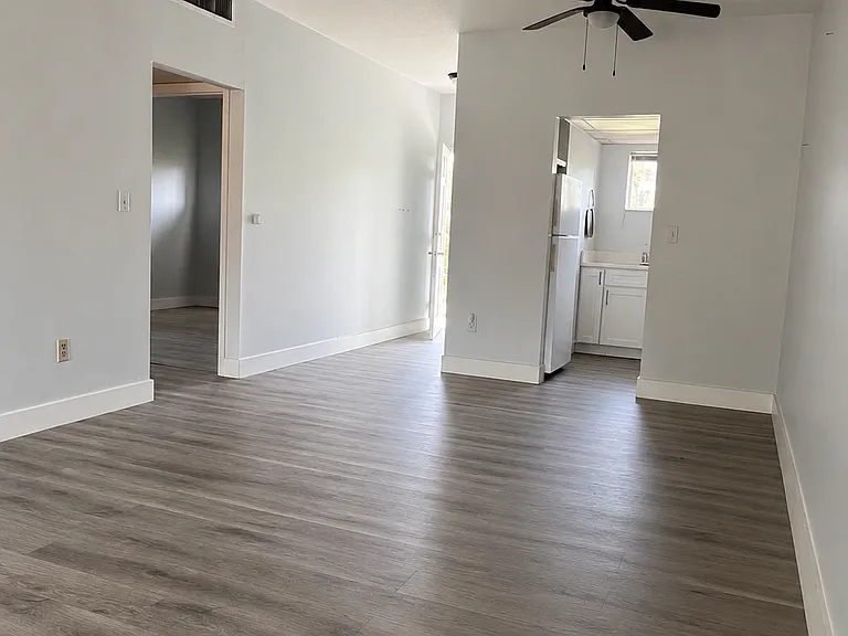 1014 E South St #5 — Photo 4