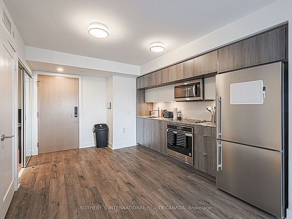 3rd image of 585 Bloor St E #1917