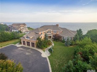43 Saltmeadow Ln, Bayport, NY