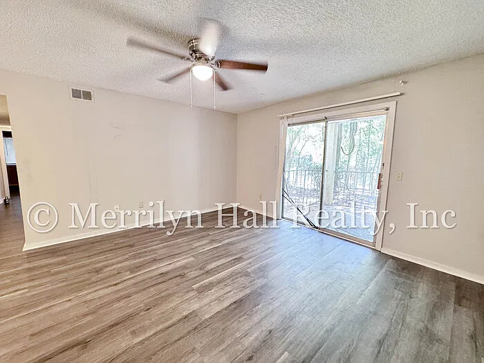 2 bed, 2.0 bath, 1150 sqft, $895 — Photo 2