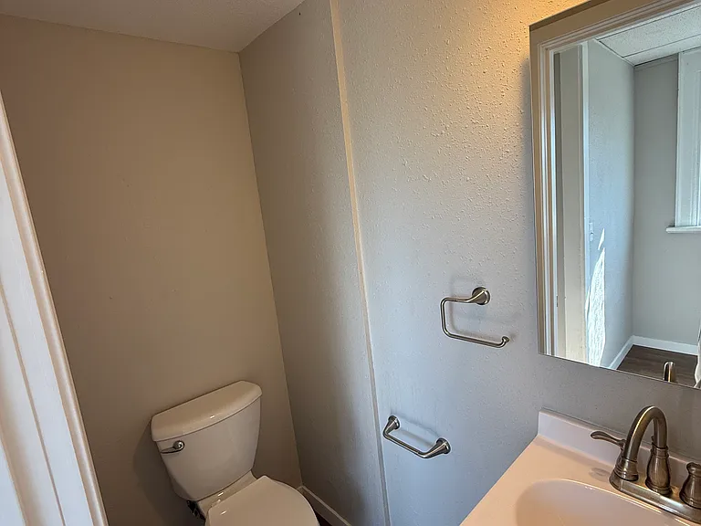 1220 3rd Ave SE #3 — Photo 5